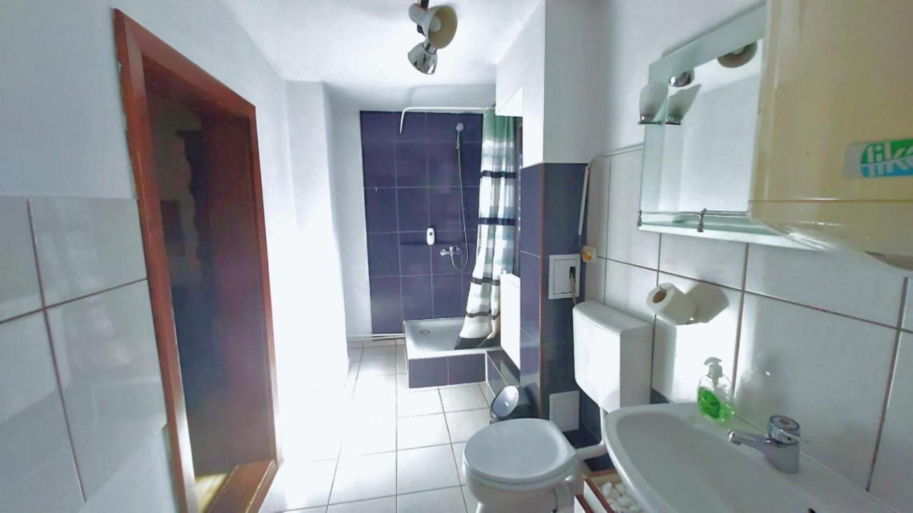 Casa Toth Din Tipterai Hotell Vişeu de Sus Exteriör bild