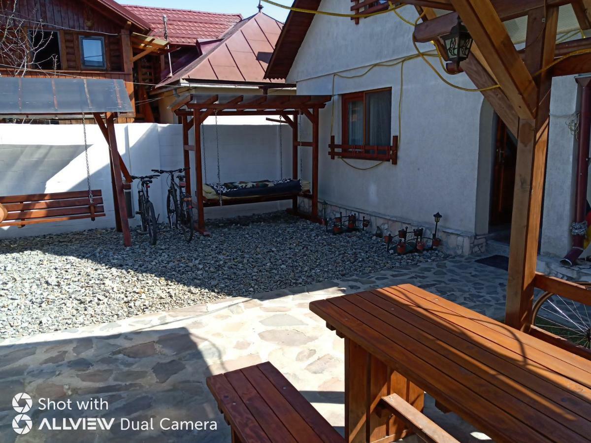 Casa Toth Din Tipterai Hotell Vişeu de Sus Exteriör bild