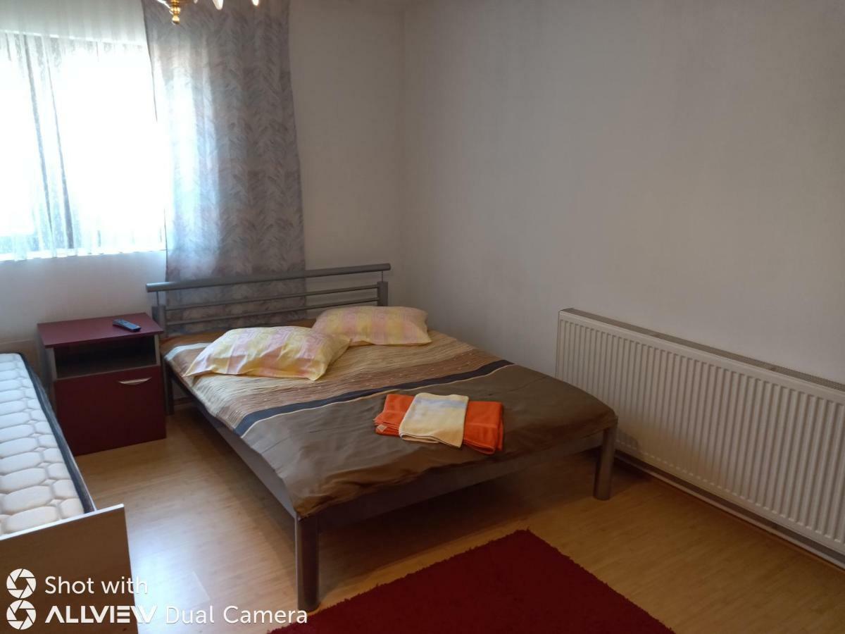Casa Toth Din Tipterai Hotell Vişeu de Sus Exteriör bild